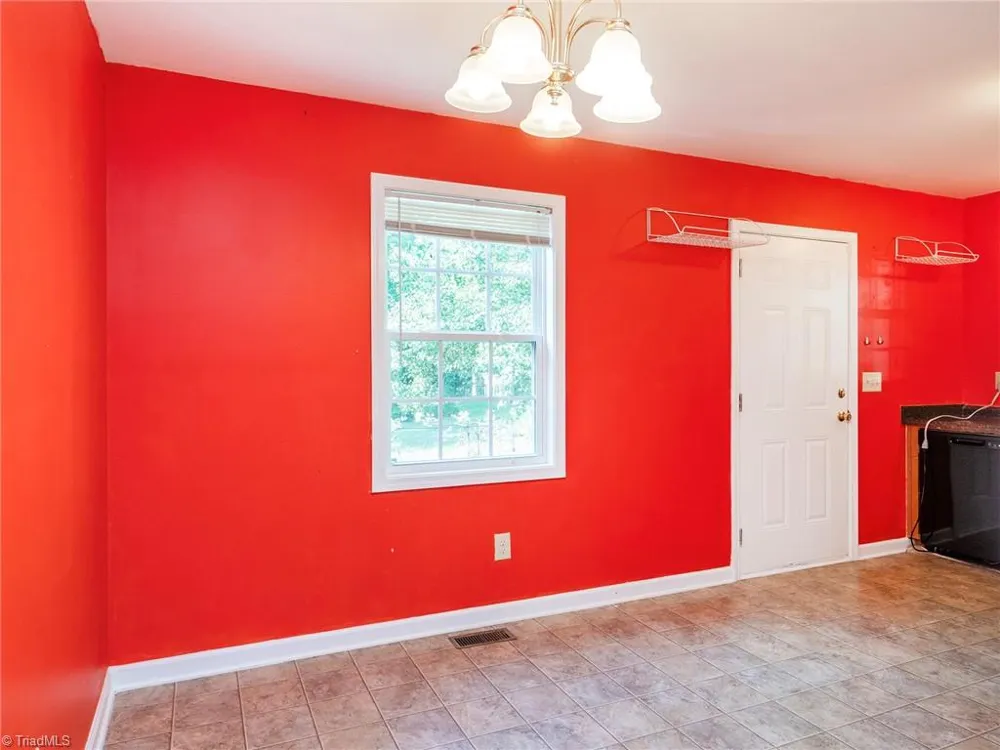 717 Scott Court Burlington, NC 27215