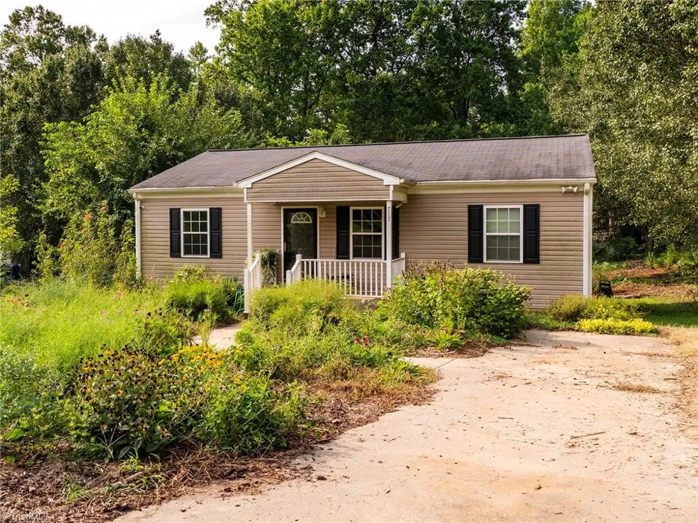 717 Scott Court Burlington, NC 27215