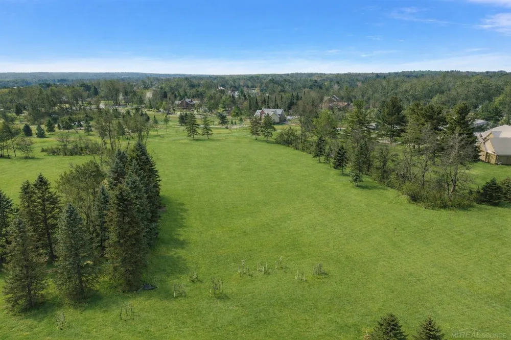 8267 Sandi Lane Bruce Township, MI 48065