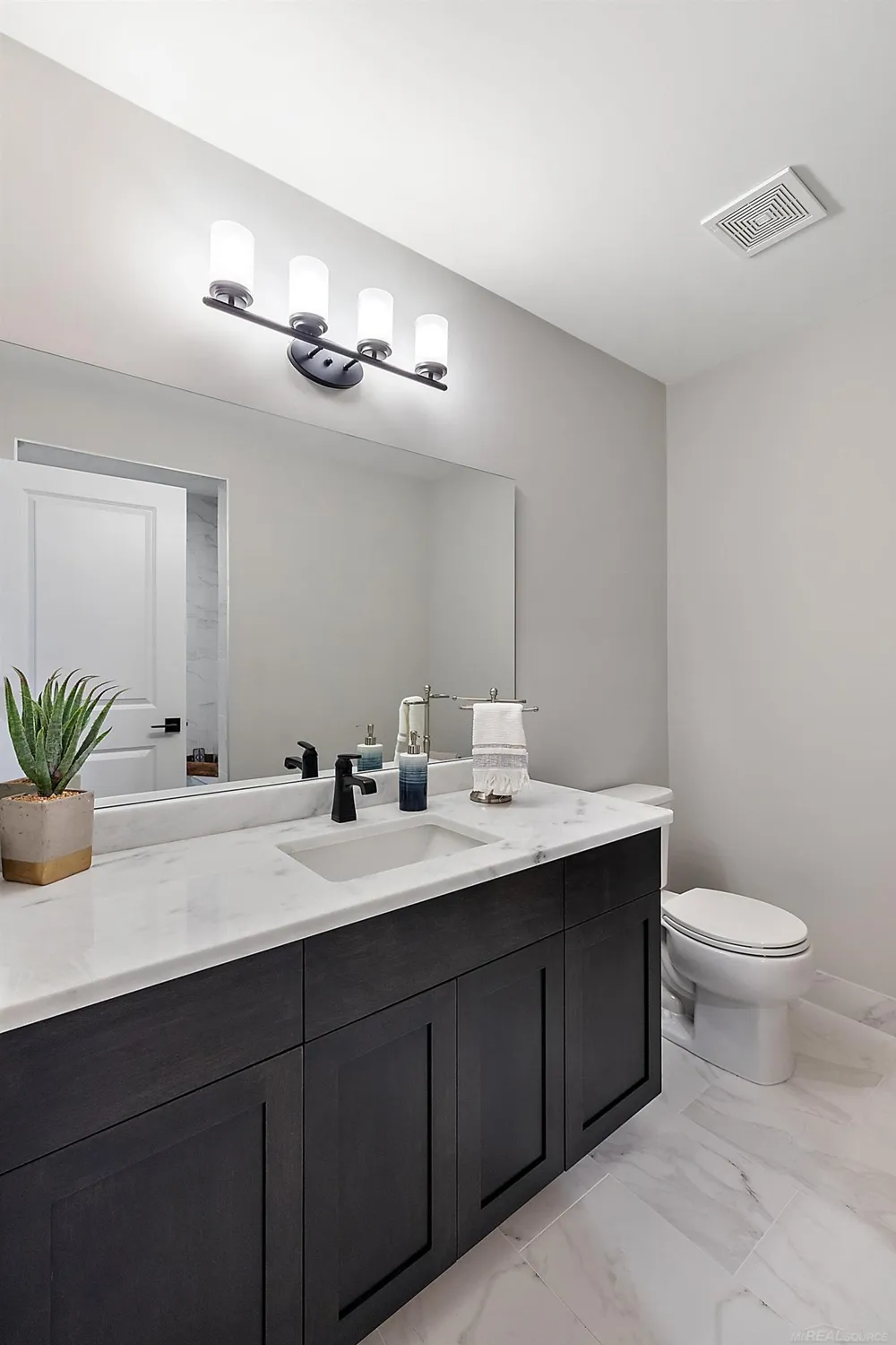 8267 Sandi Lane Bruce Township, MI 48065