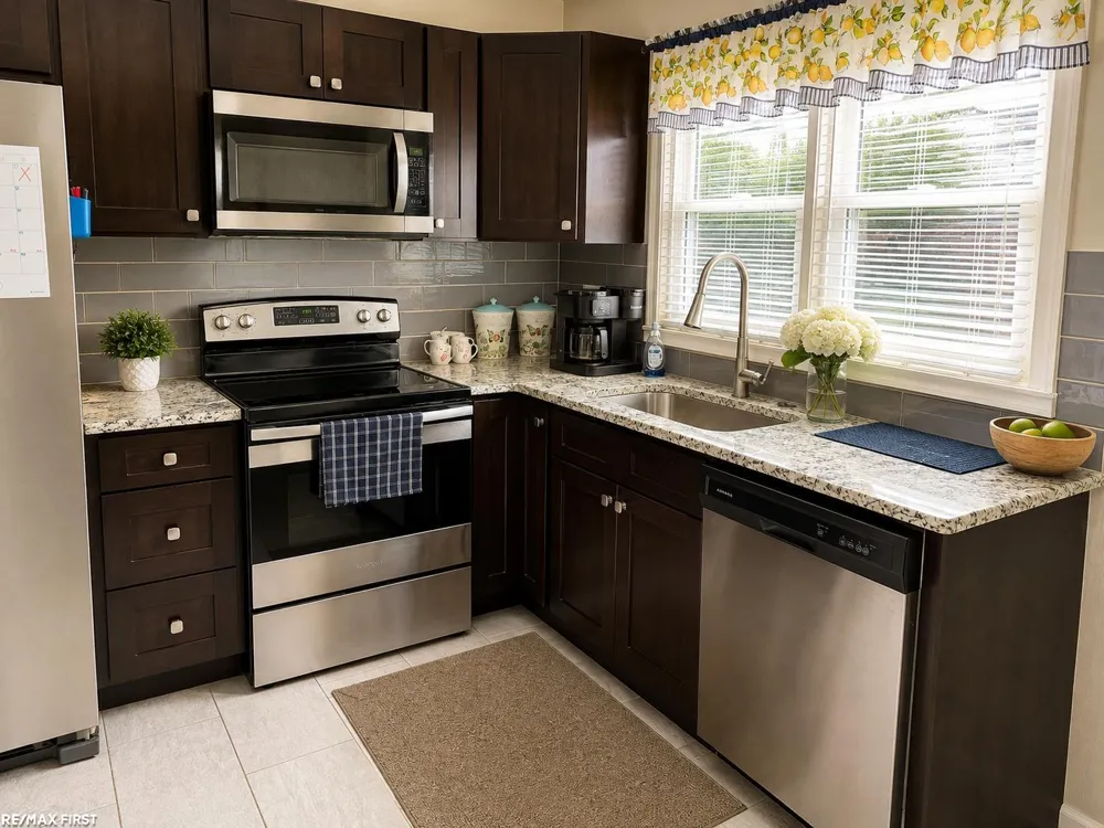 28059 Bohn Street Roseville City, MI 48066