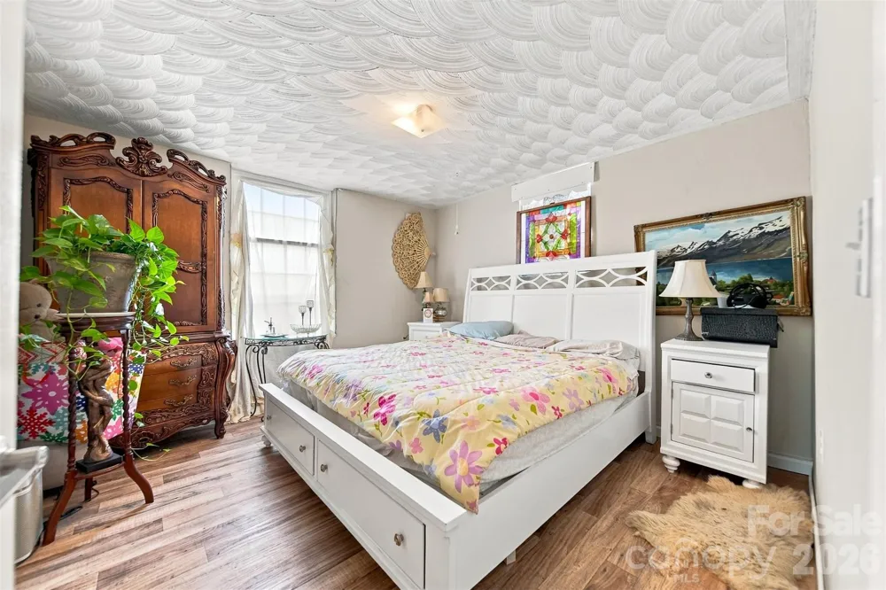 2588 Old Shelby Road Hickory, NC 28602
