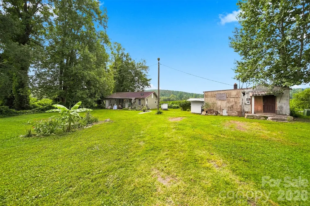 2588 Old Shelby Road Hickory, NC 28602