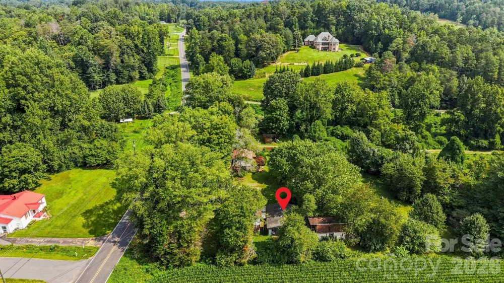 2588 Old Shelby Road Hickory, NC 28602