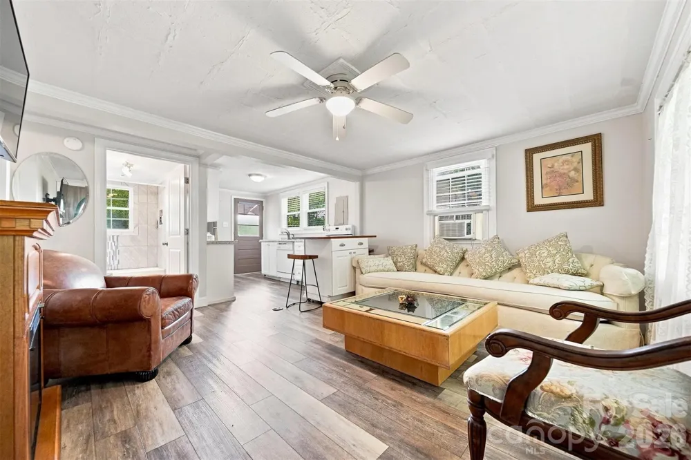 2588 Old Shelby Road Hickory, NC 28602