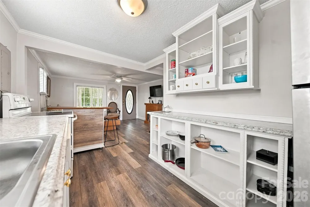 2588 Old Shelby Road Hickory, NC 28602