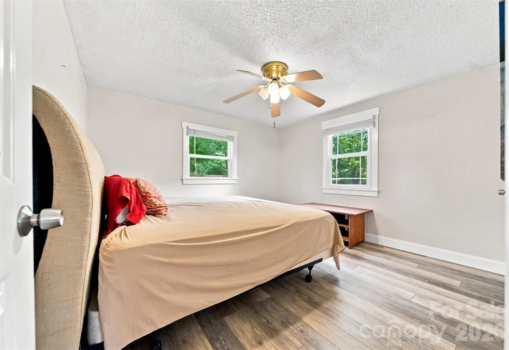 2588 Old Shelby Road Hickory, NC 28602