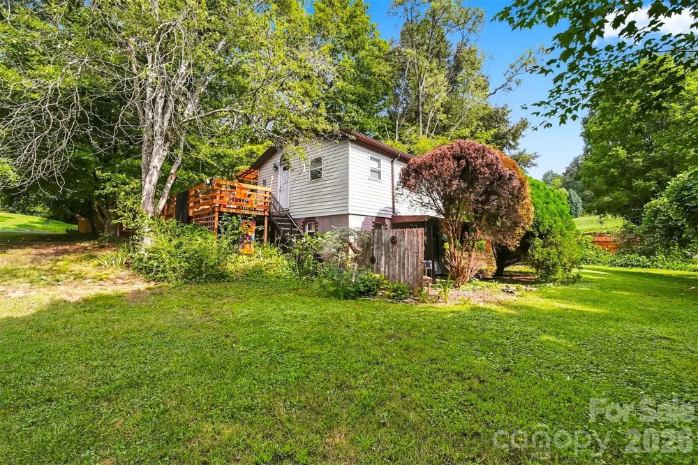 2588 Old Shelby Road Hickory, NC 28602