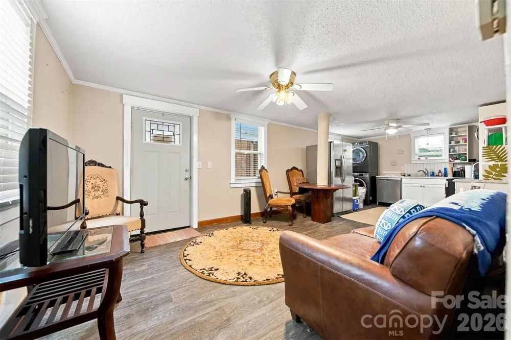 2588 Old Shelby Road Hickory, NC 28602