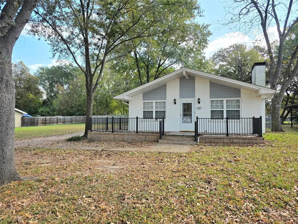 131 Ocean Drive Gun Barrel City, TX 75156