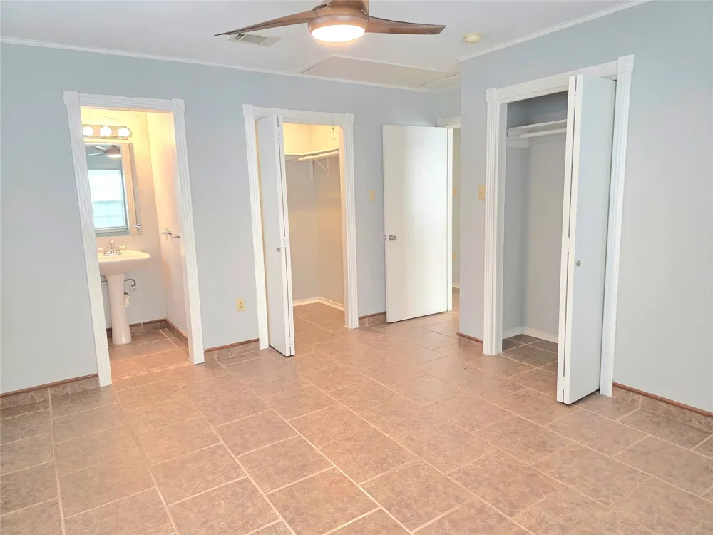 131 Ocean Drive Gun Barrel City, TX 75156