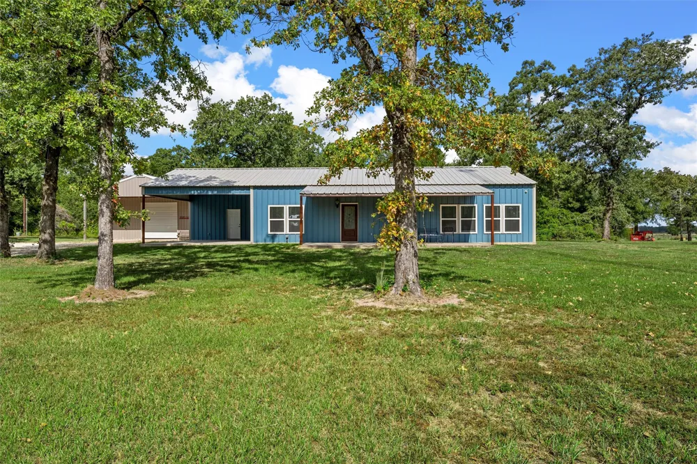 145 Private Road 944 Fairfield, TX 75840