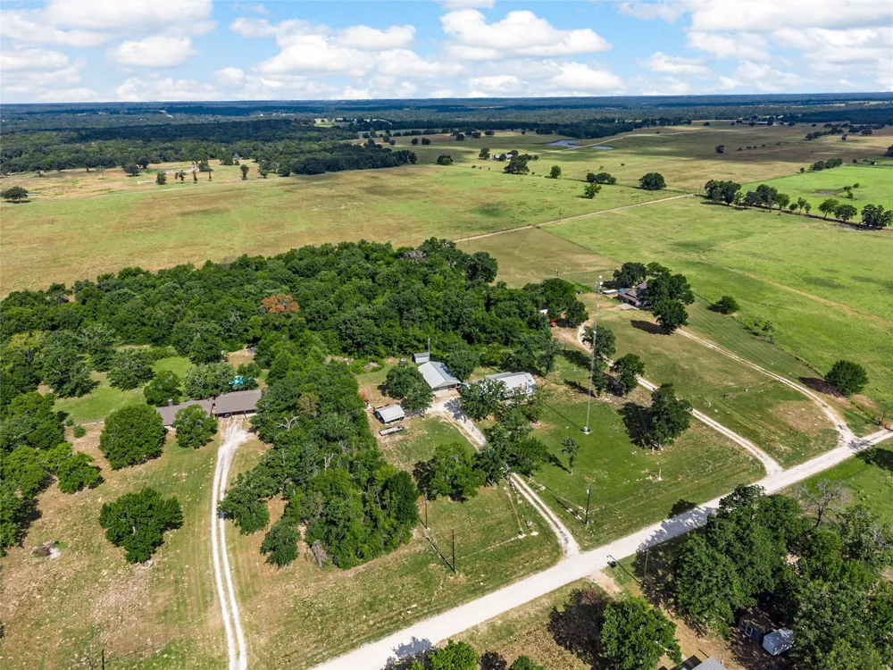 145 Private Road 944 Fairfield, TX 75840