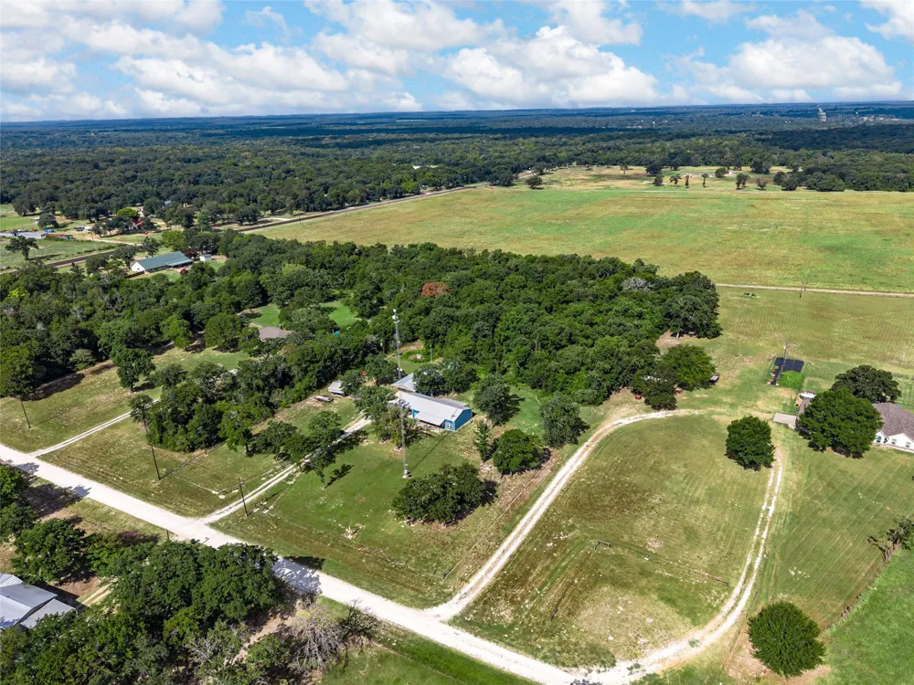 145 Private Road 944 Fairfield, TX 75840