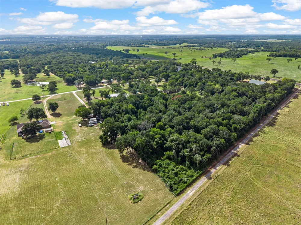 145 Private Road 944 Fairfield, TX 75840