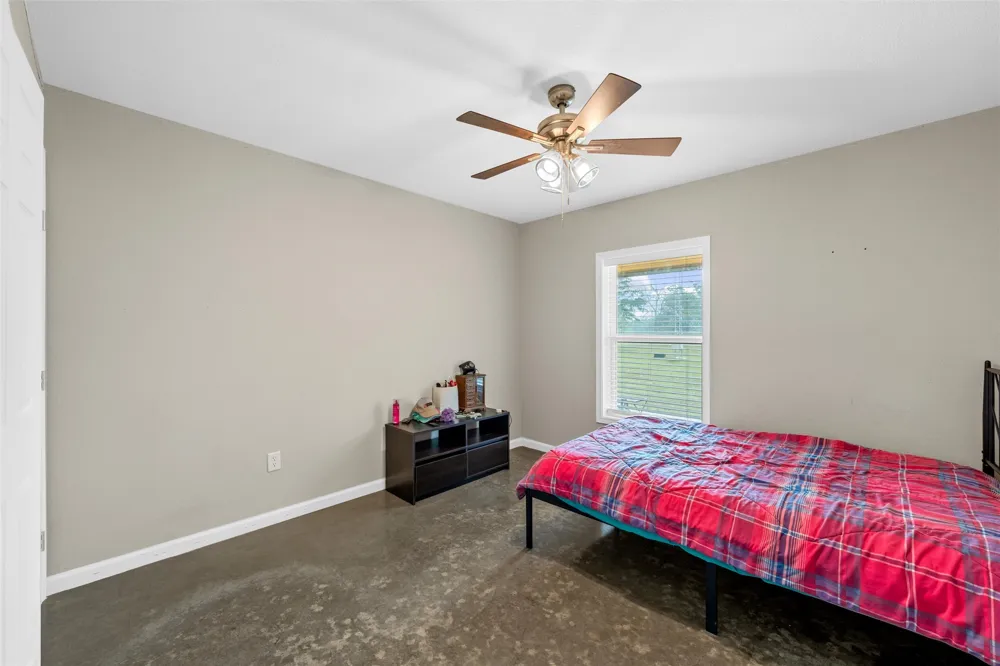 145 Private Road 944 Fairfield, TX 75840