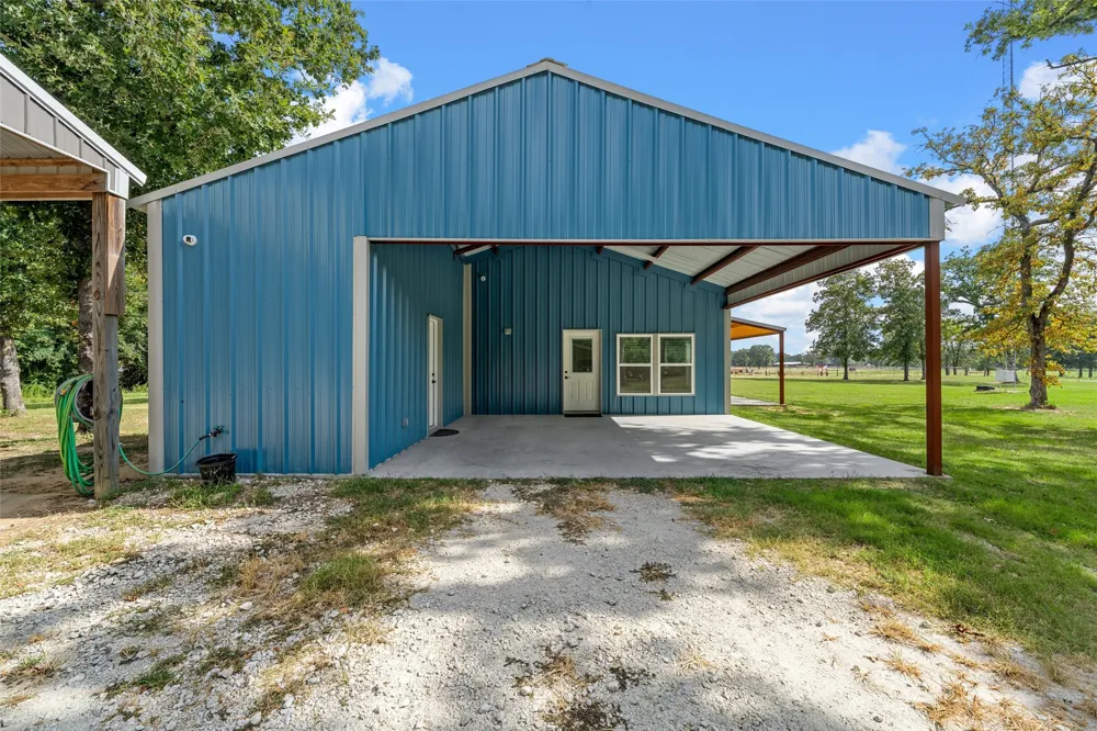 145 Private Road 944 Fairfield, TX 75840