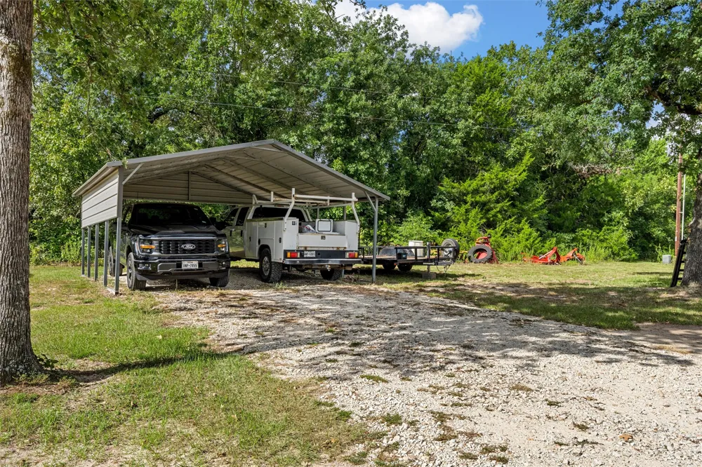 145 Private Road 944 Fairfield, TX 75840