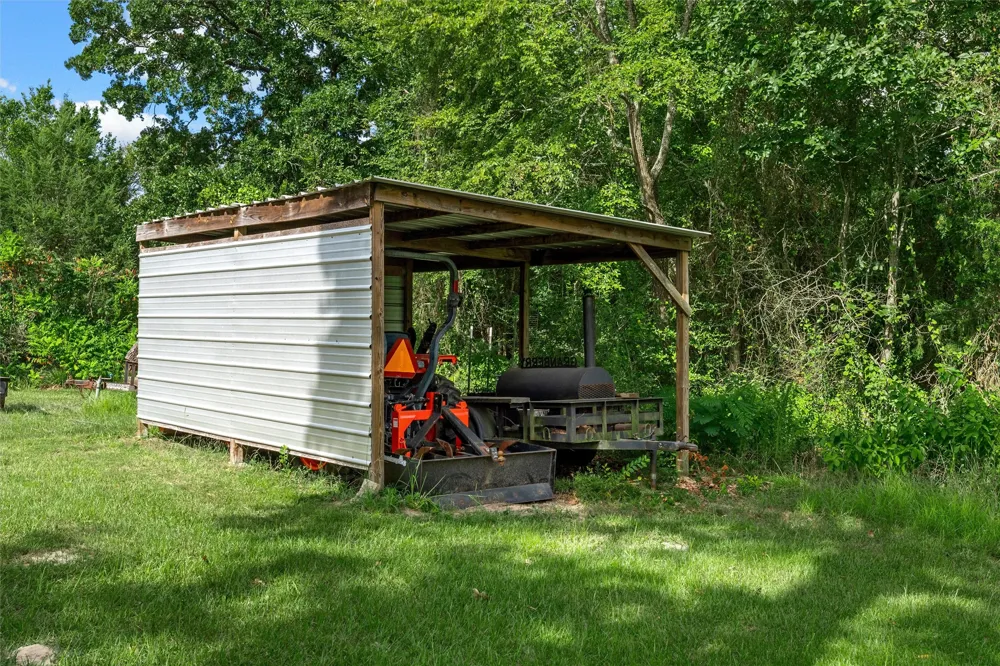 145 Private Road 944 Fairfield, TX 75840