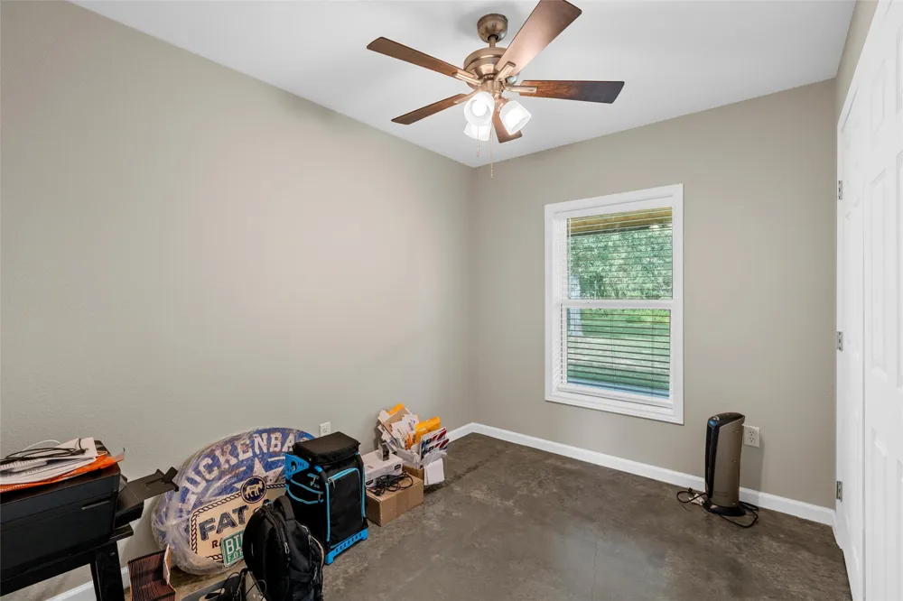 145 Private Road 944 Fairfield, TX 75840