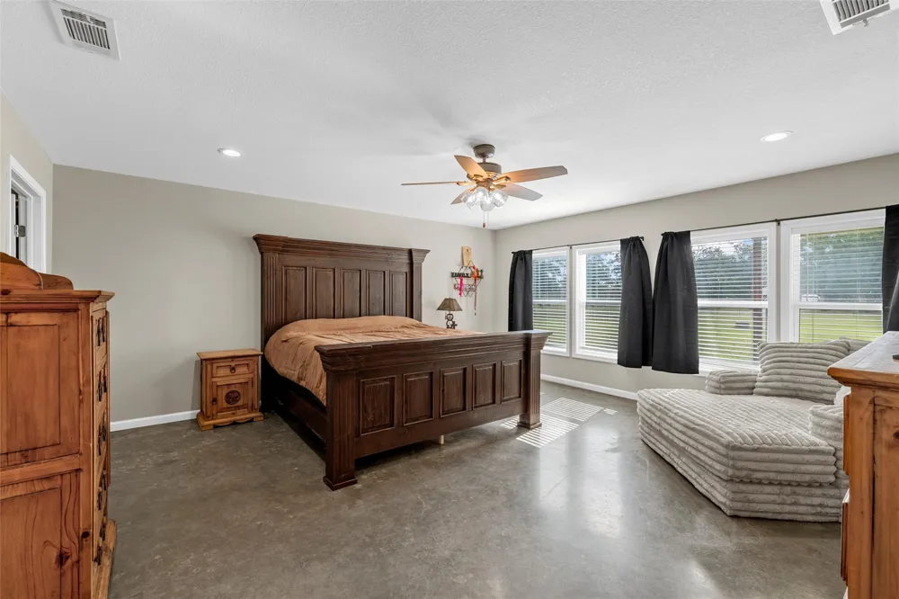 145 Private Road 944 Fairfield, TX 75840