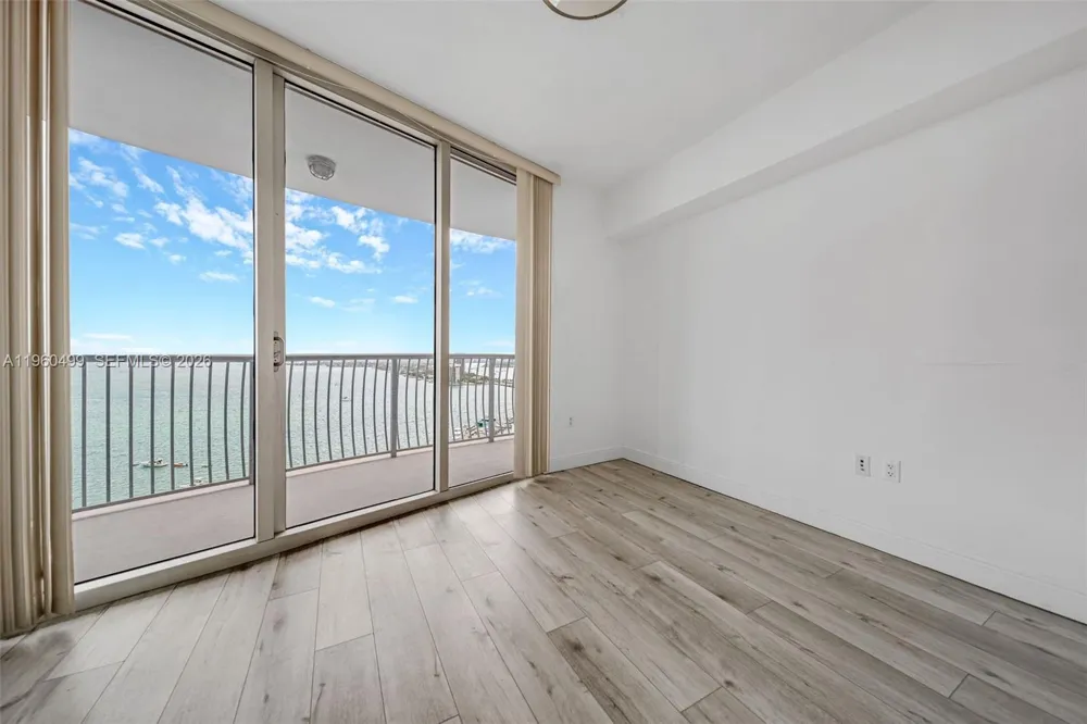 1750 Bayshore Dr #2001 Miami, FL 33132