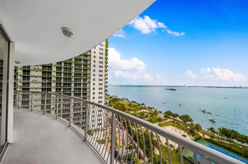 1750 Bayshore Dr #2001 Miami, FL 33132