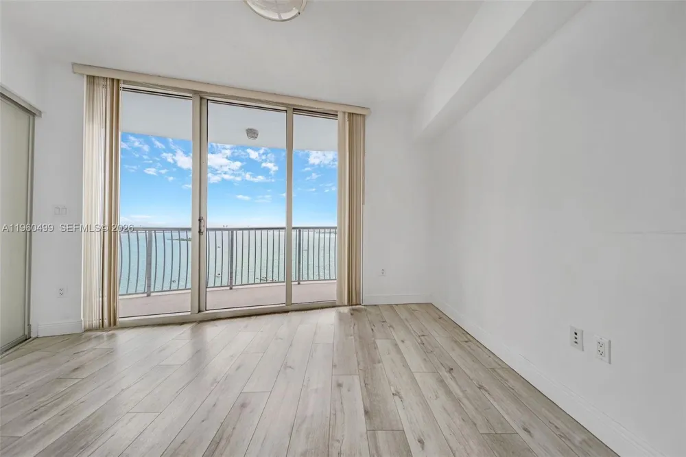 1750 Bayshore Dr #2001 Miami, FL 33132