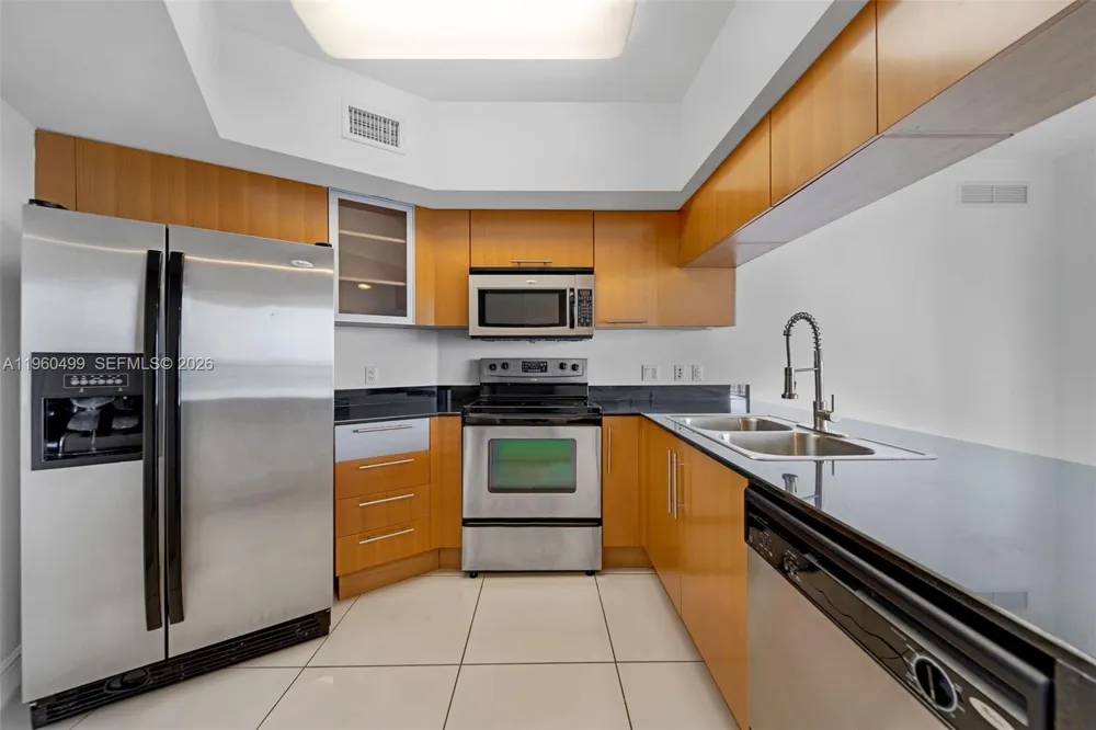1750 Bayshore Dr #2001 Miami, FL 33132