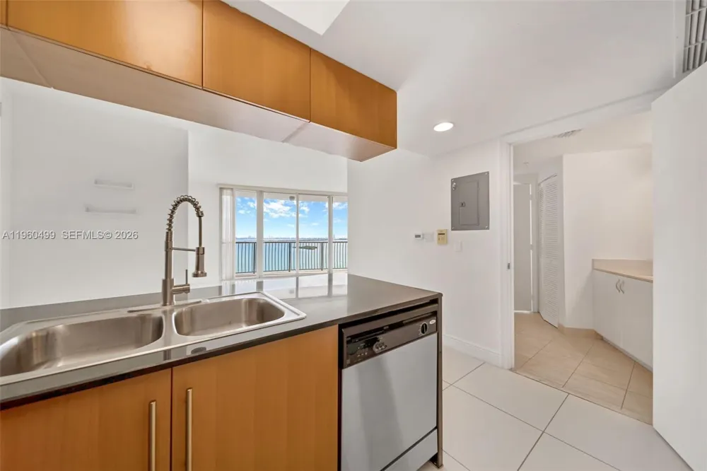 1750 Bayshore Dr #2001 Miami, FL 33132