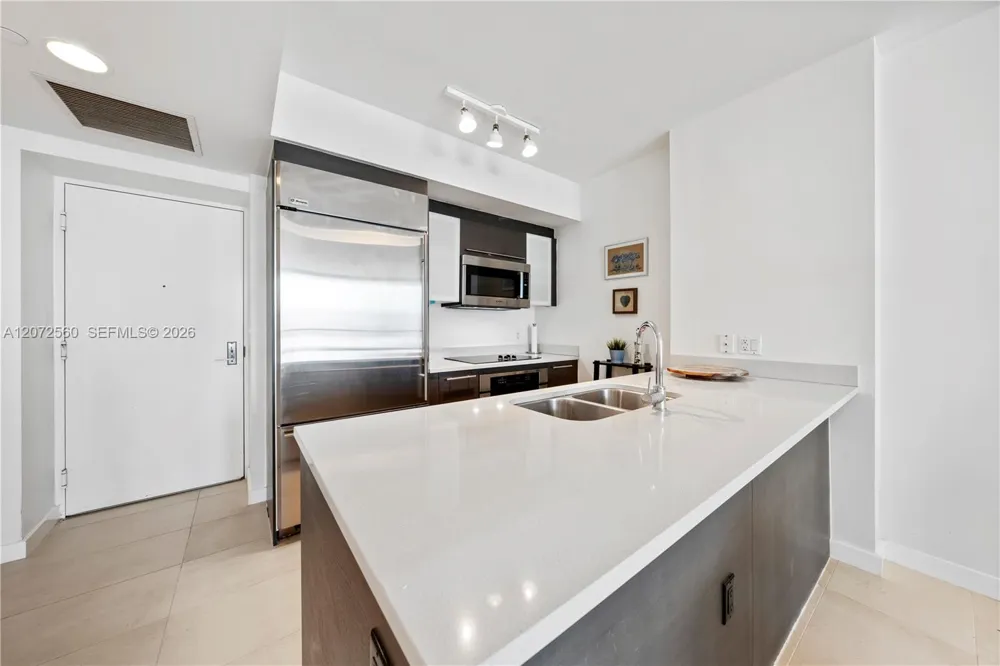55 SE 6th St #1708 Miami, FL 33131