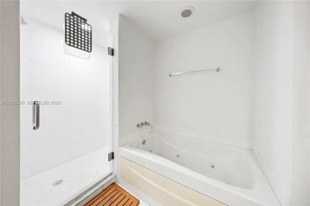 55 SE 6th St #1708 Miami, FL 33131
