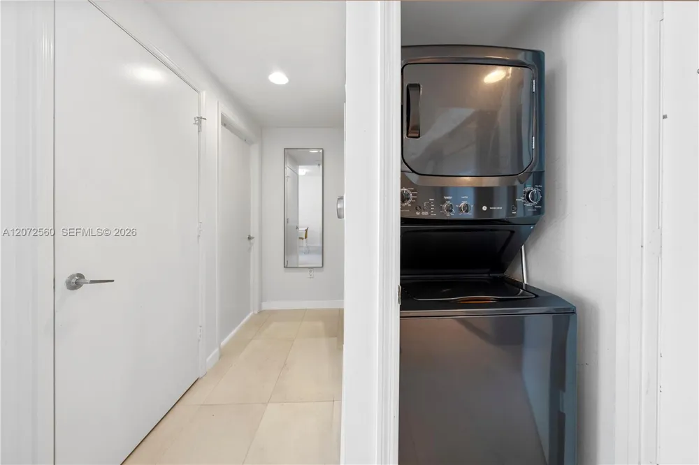 55 SE 6th St #1708 Miami, FL 33131