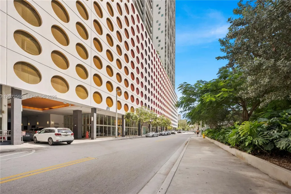 55 SE 6th St #1708 Miami, FL 33131