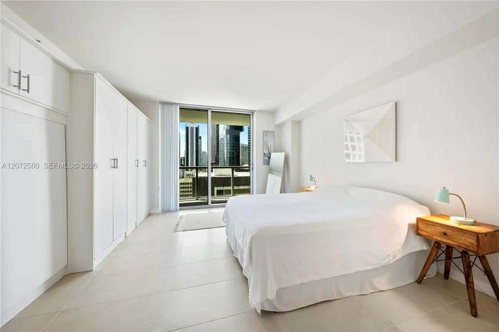 55 SE 6th St #1708 Miami, FL 33131