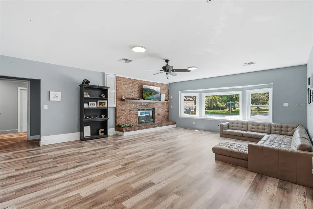 2112 MEADOW LARK ROAD Spring Hill, FL 34608