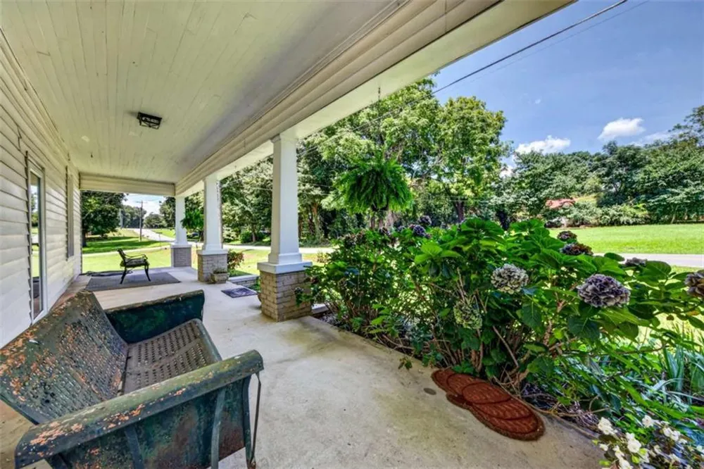 174 Sanford Drive Nicholson, GA 30565