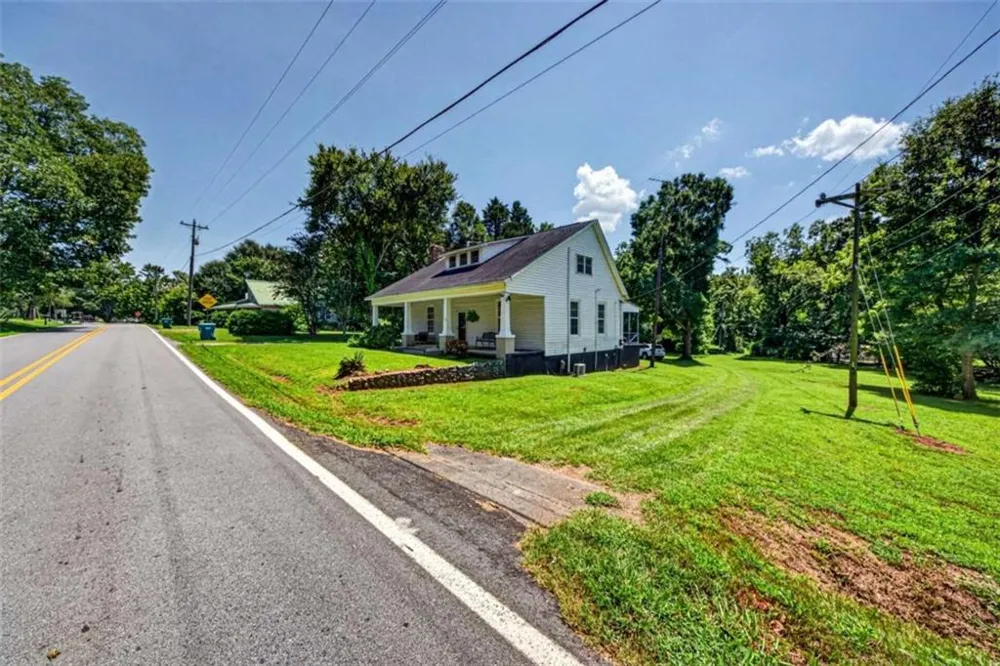 174 Sanford Drive Nicholson, GA 30565