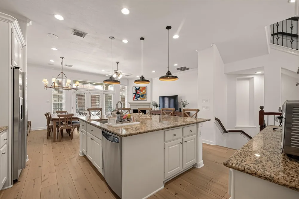 15 Islewood Boulevard The Woodlands, TX 77380