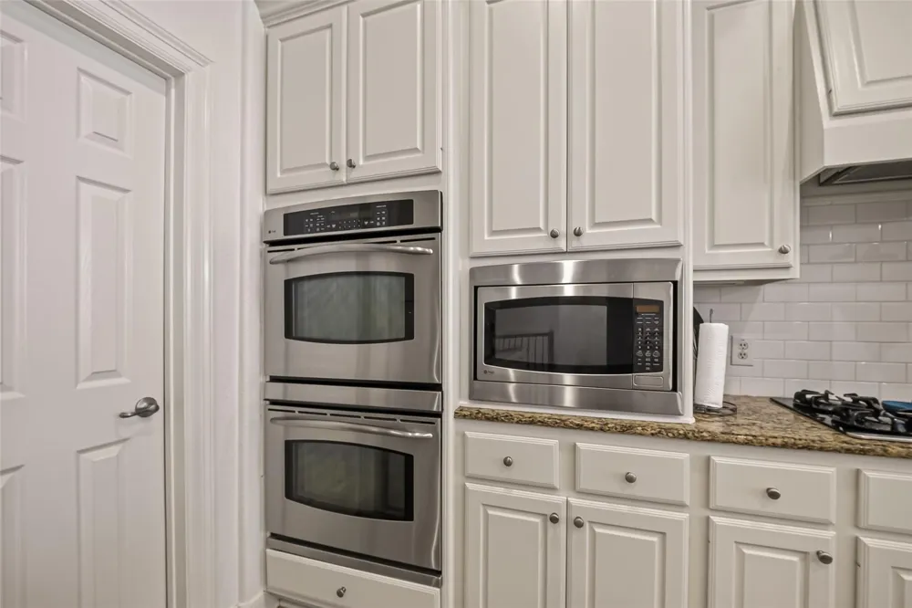 15 Islewood Boulevard The Woodlands, TX 77380