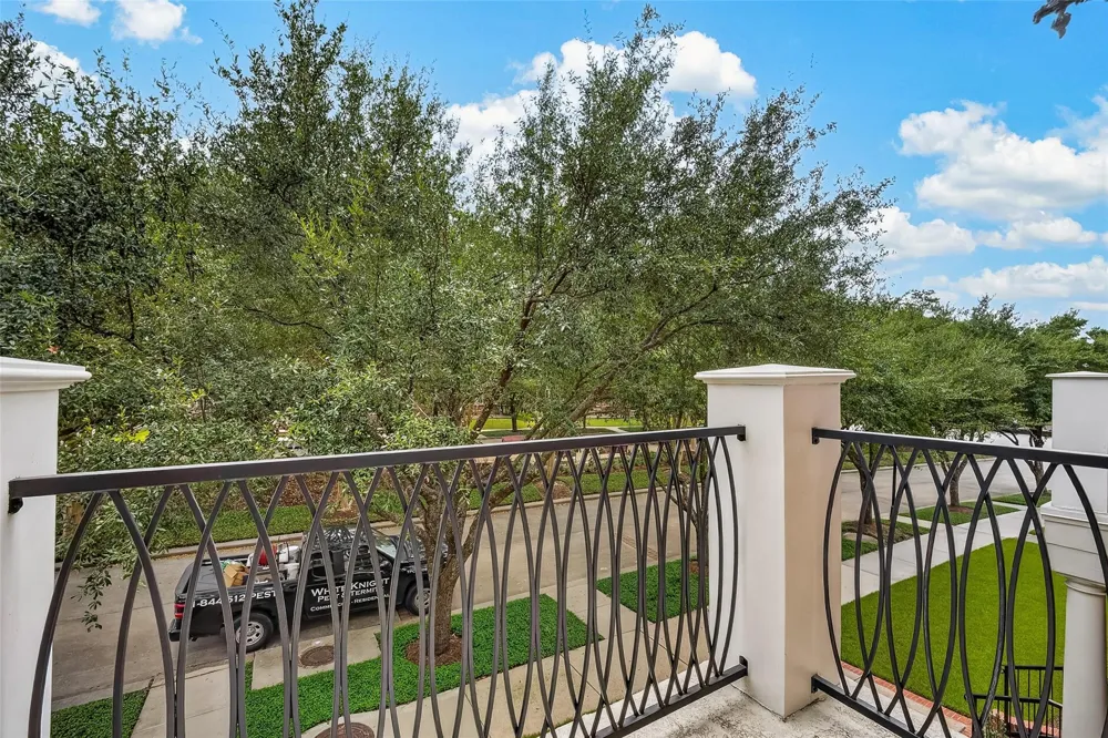 15 Islewood Boulevard The Woodlands, TX 77380