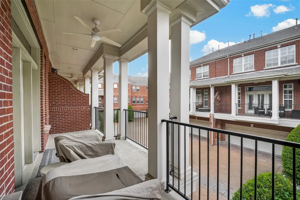 15 Islewood Boulevard The Woodlands, TX 77380