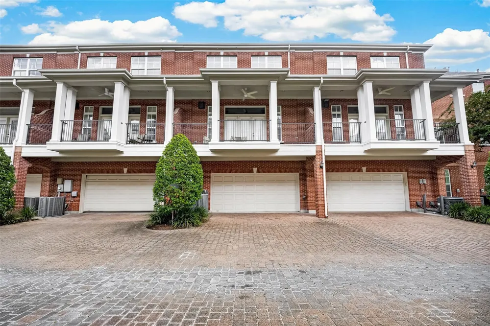 15 Islewood Boulevard The Woodlands, TX 77380