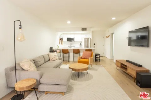 740 Kings Road