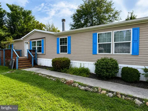 339 VINE CIRCLE