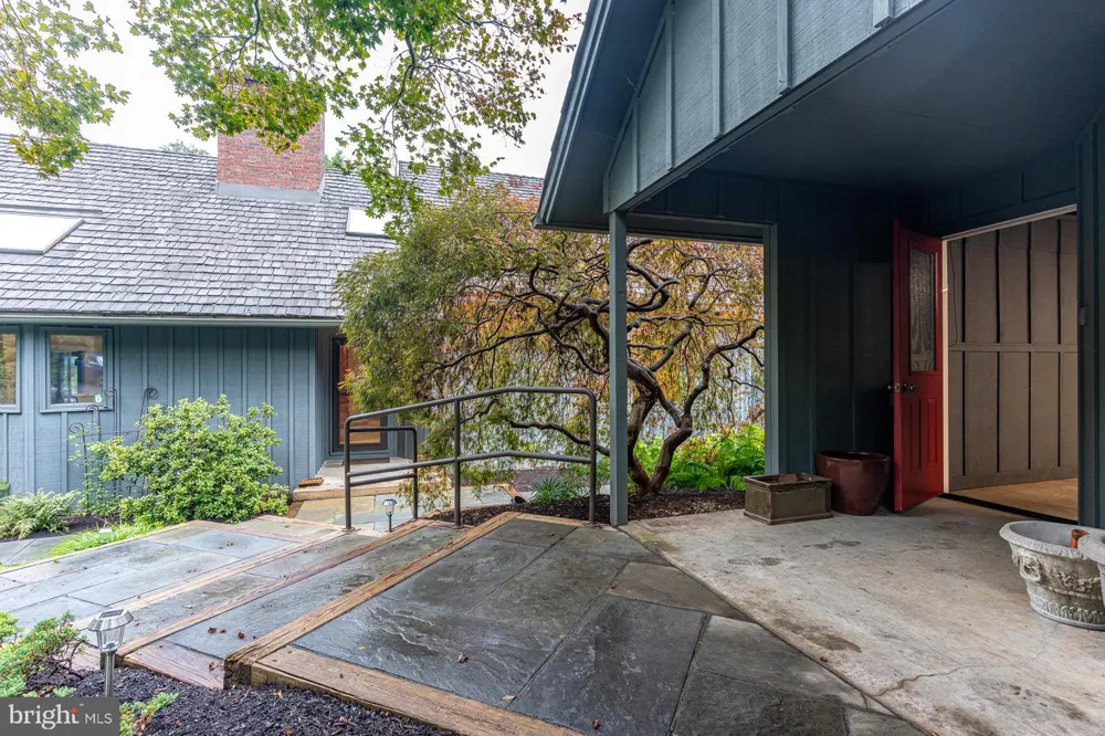 36 SOUTHRIDGE DRIVE Kennett Square, PA 19348