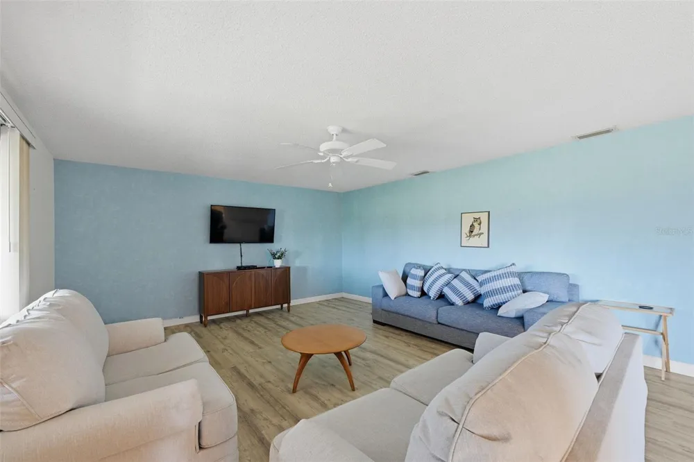 2118 HARLESTON PLACE #212 Sun City Center, FL 33573