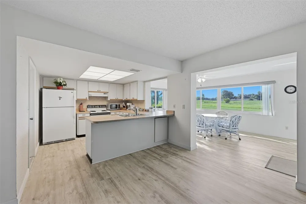 2118 HARLESTON PLACE #212 Sun City Center, FL 33573