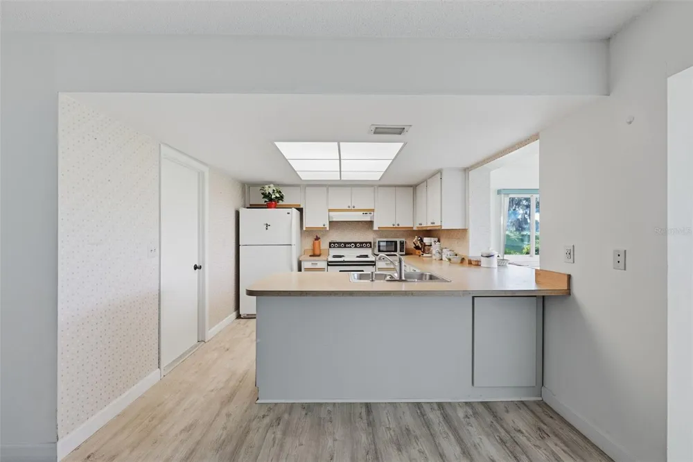 2118 HARLESTON PLACE #212 Sun City Center, FL 33573