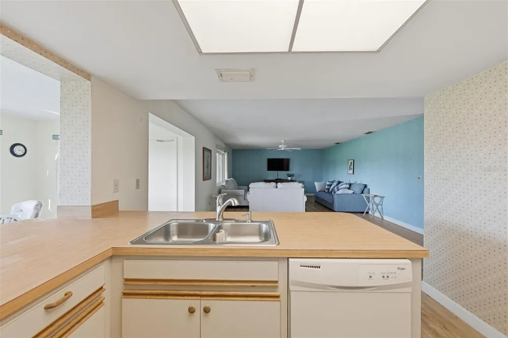 2118 HARLESTON PLACE #212 Sun City Center, FL 33573